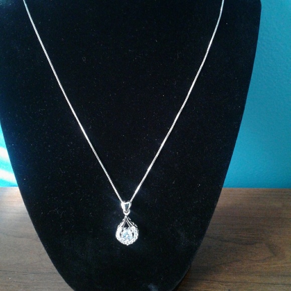 Jewelry - Water drop CZ Pendant Necklace